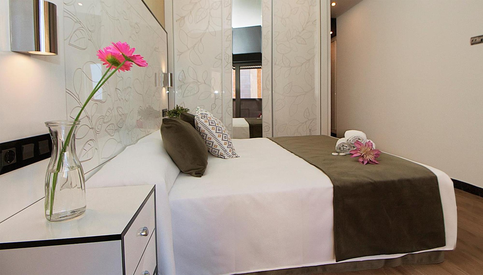 Apartamentos Suites Oficentro Deluxe Malaga Ruang foto