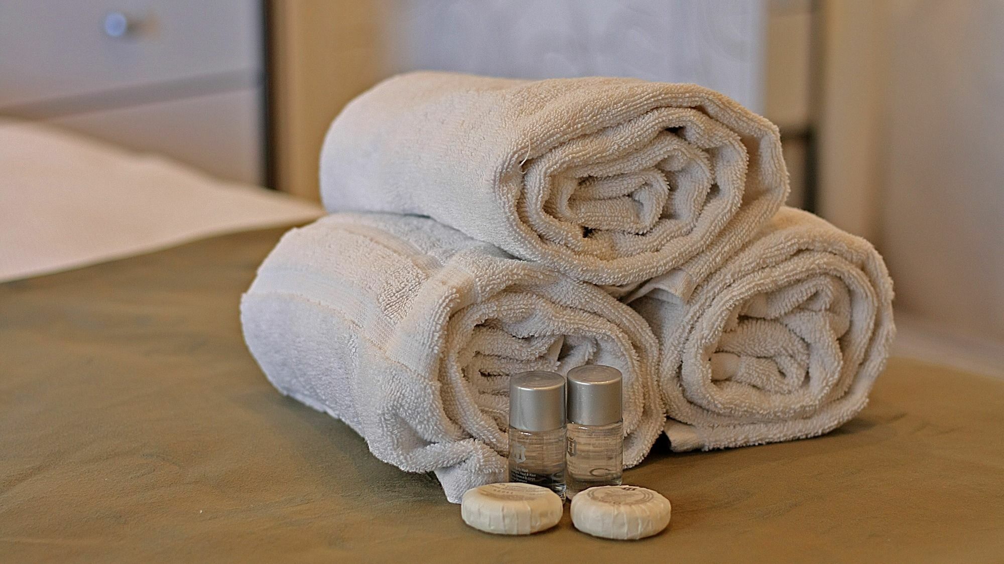 Apartamentos Suites Oficentro Deluxe Malaga Bagian luar foto